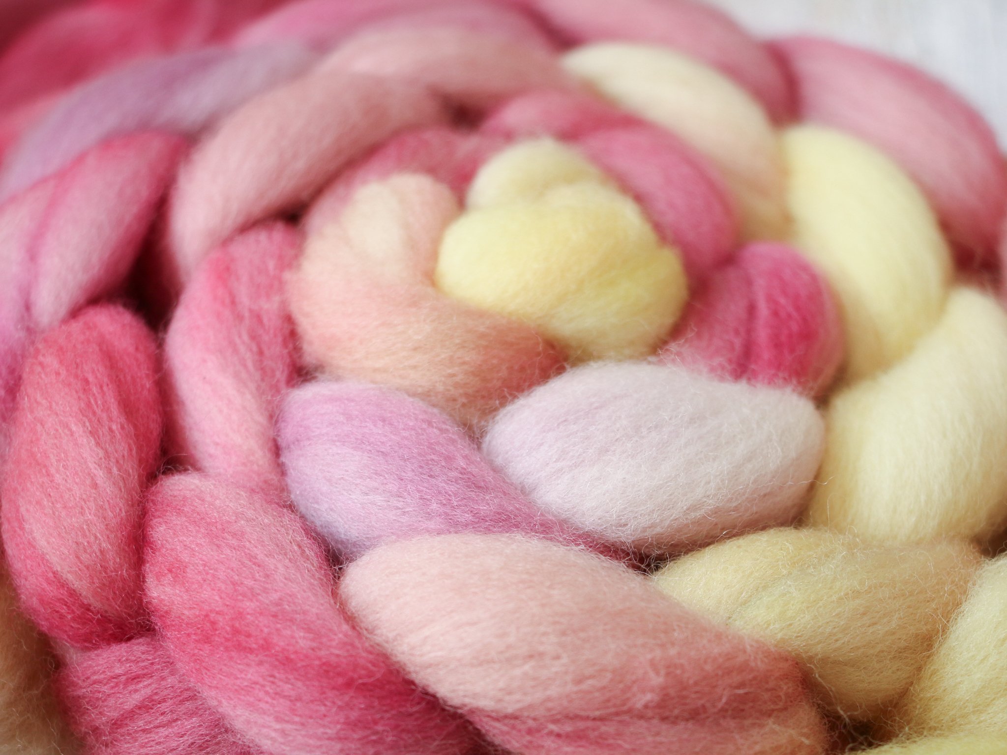 Corriedale gyapjú - 100 g Pink lemonade