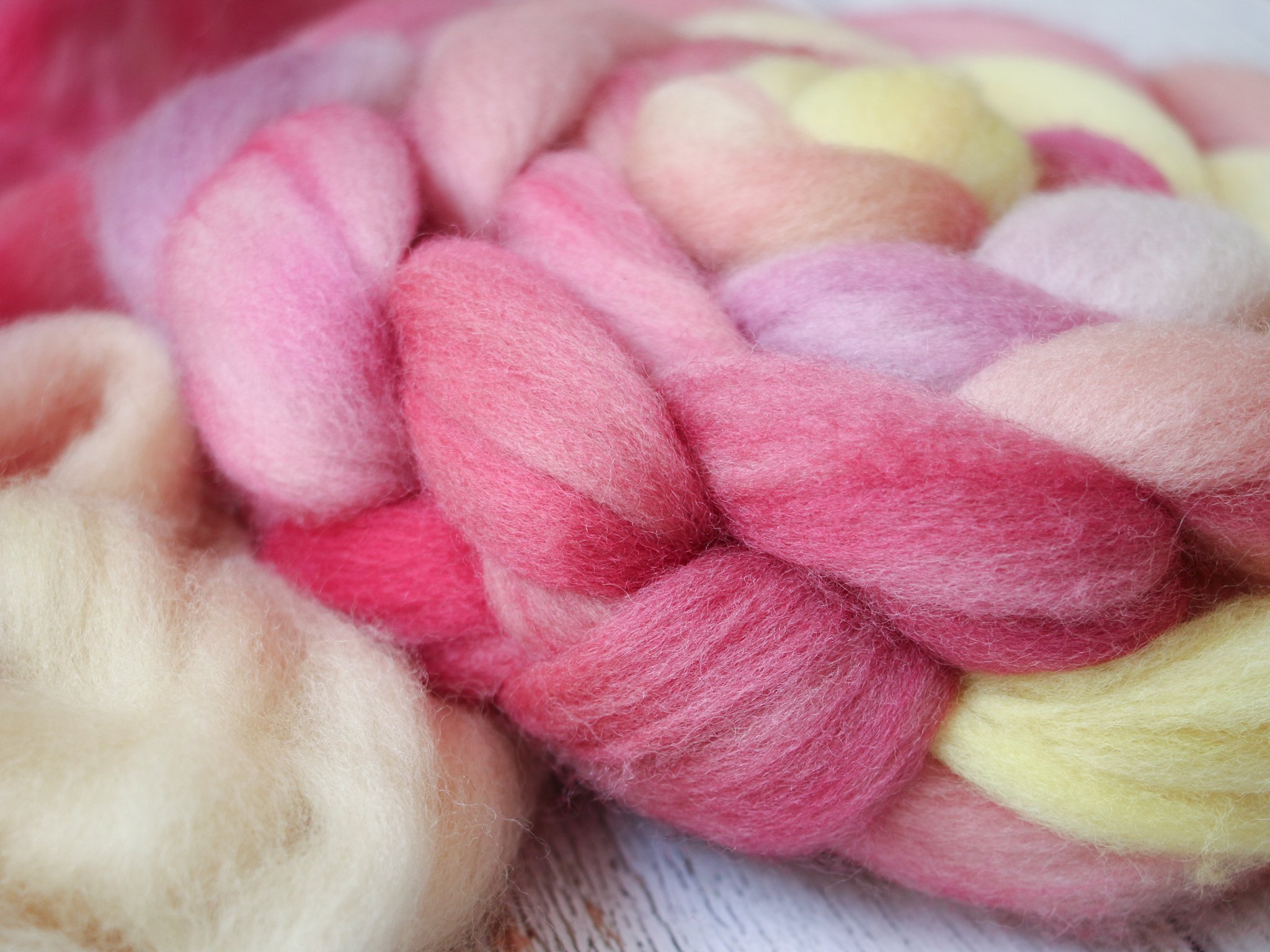 Corriedale gyapjú - 100 g Pink lemonade - Image 3
